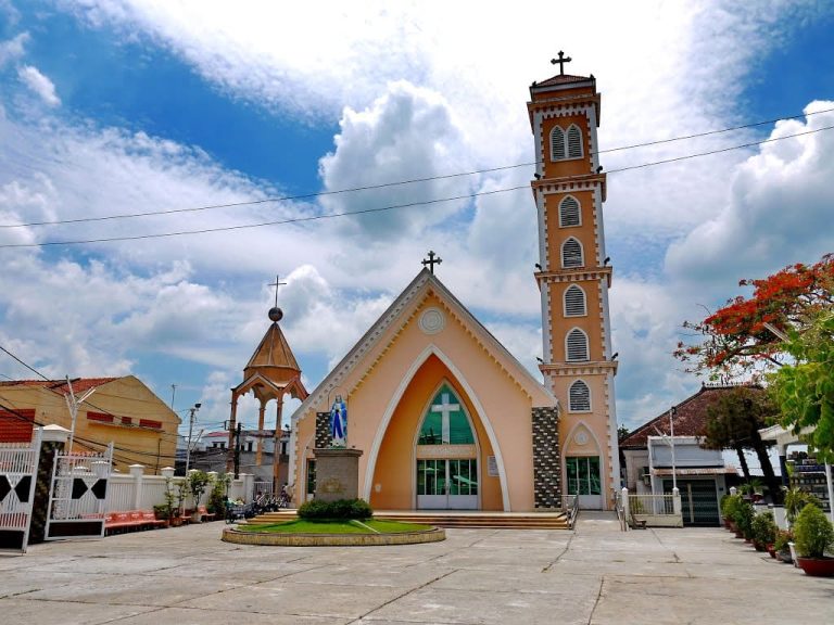 Nhà thờ Sa Đéc – Dấu ấn Pháp giữa lòng thành phố